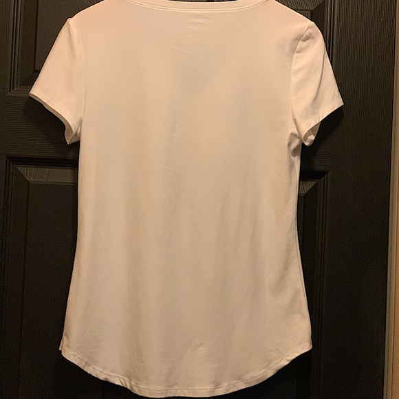 White top with white mesh. - Picture 2 of 2